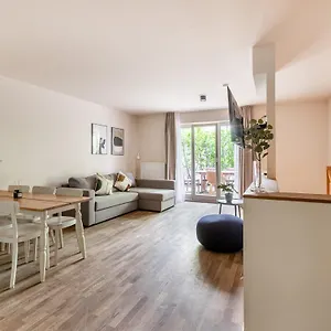 Schoenhouse Street Aparthotel