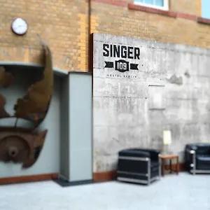  Albergue Singer109 Hostel, &